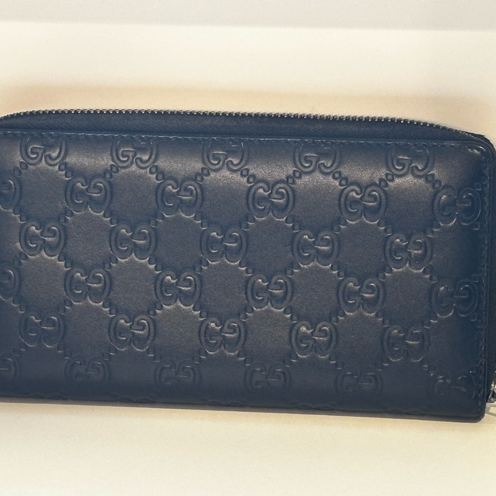🖤Gucci Black Embossed Leather GG Logo Zip Wallet Guccissima🖤